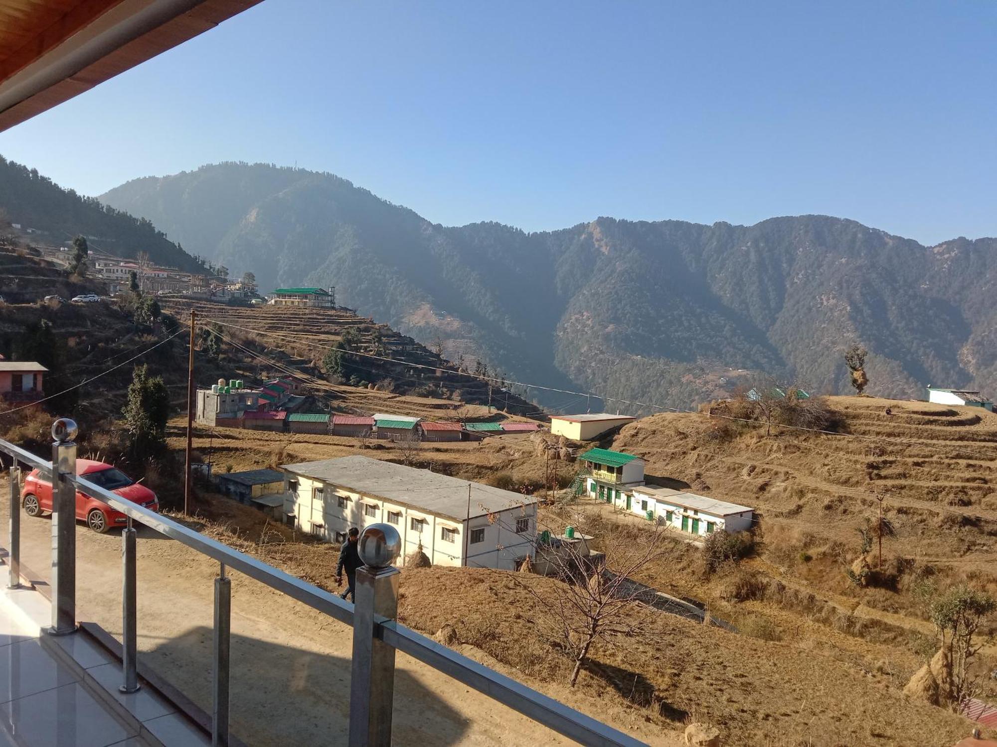 Himalayan Hill Top Resort Kanatal Dış mekan fotoğraf