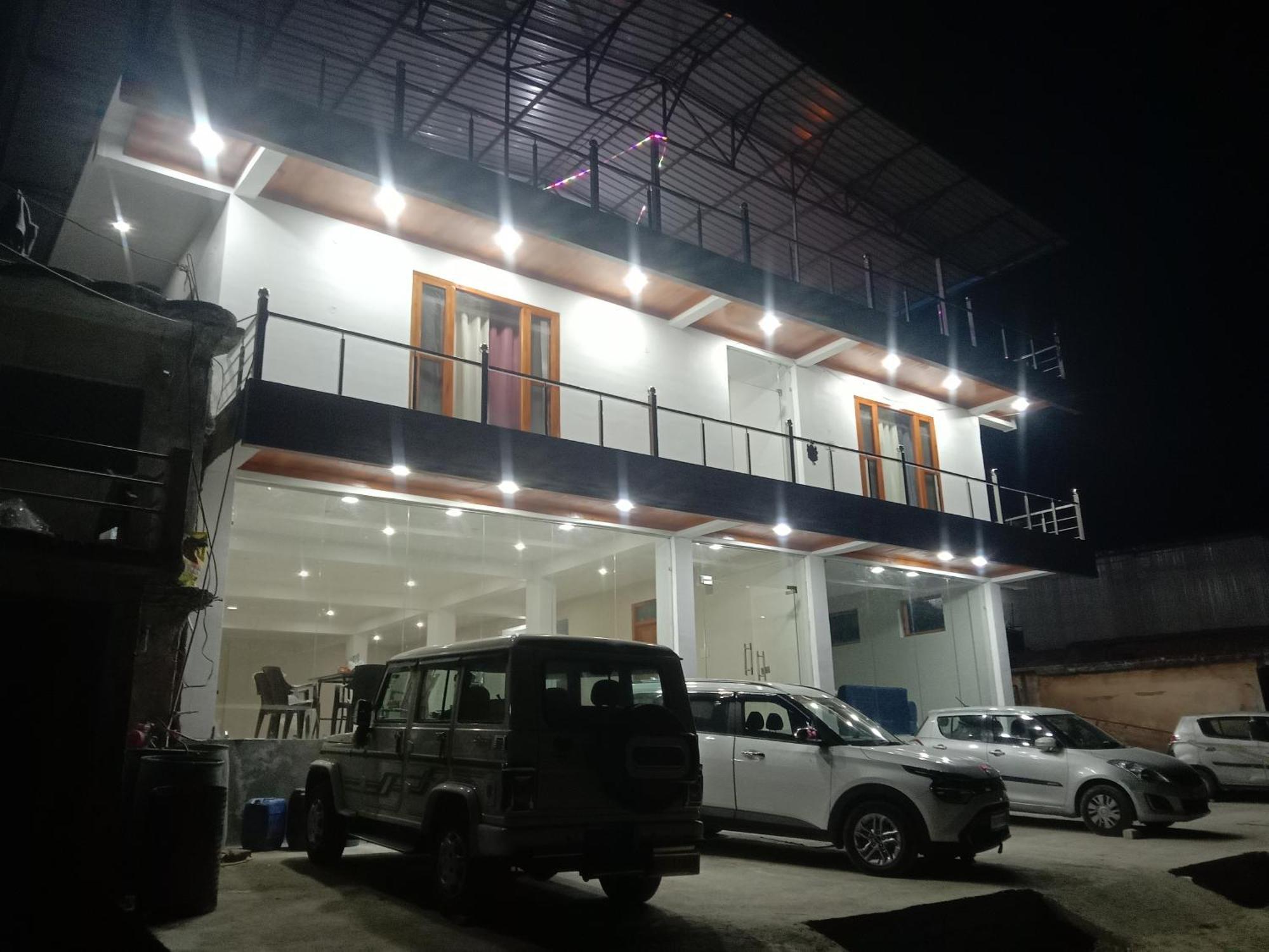 Himalayan Hill Top Resort Kanatal Dış mekan fotoğraf