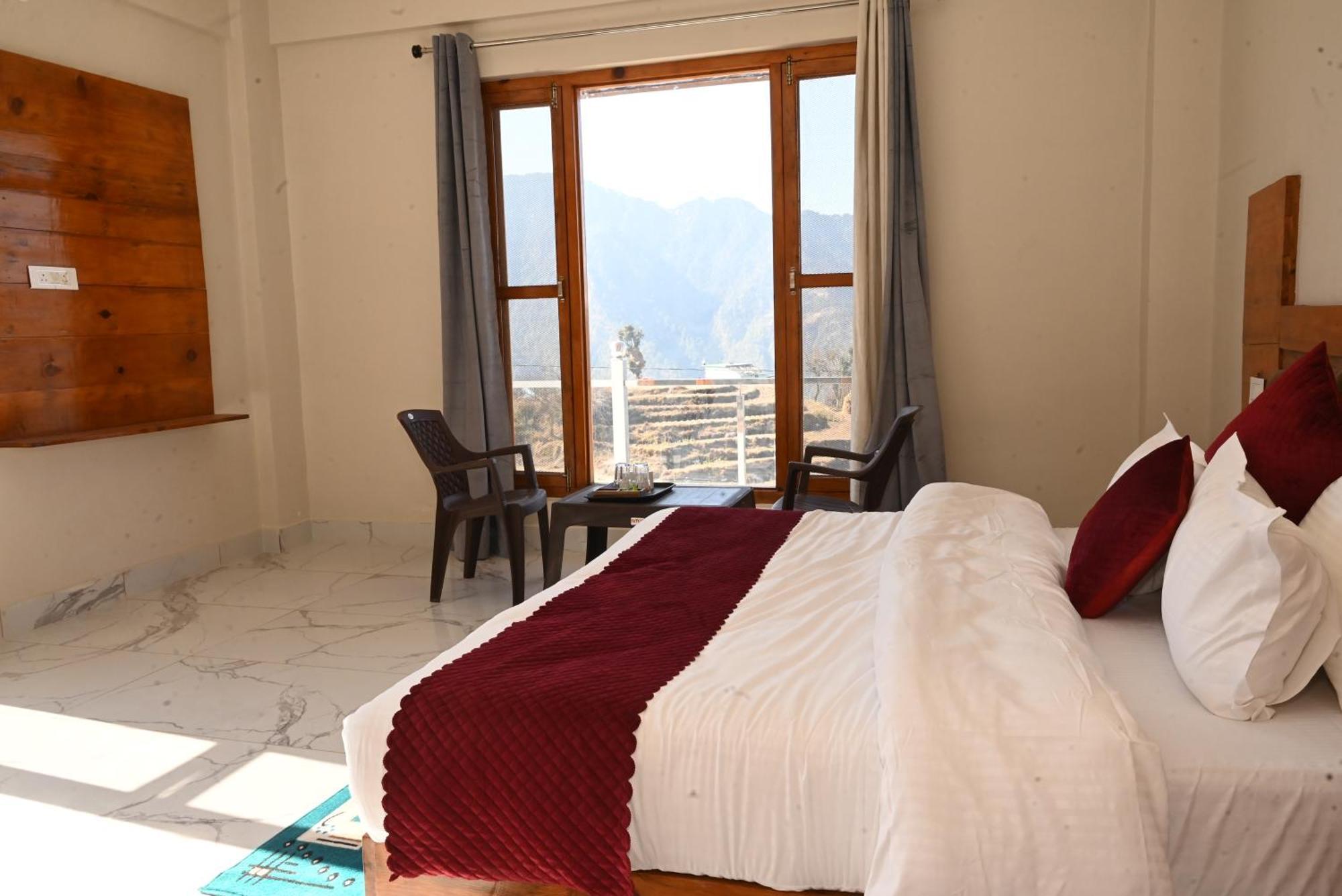 Himalayan Hill Top Resort Kanatal Dış mekan fotoğraf