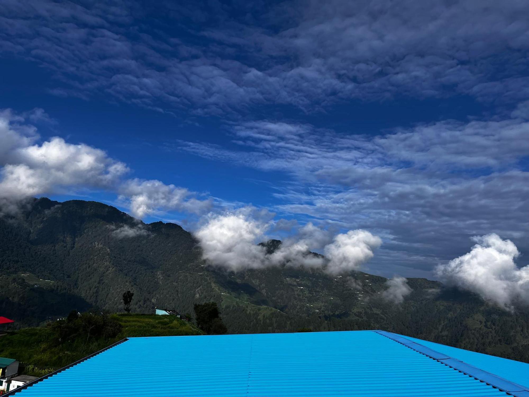 Himalayan Hill Top Resort Kanatal Dış mekan fotoğraf