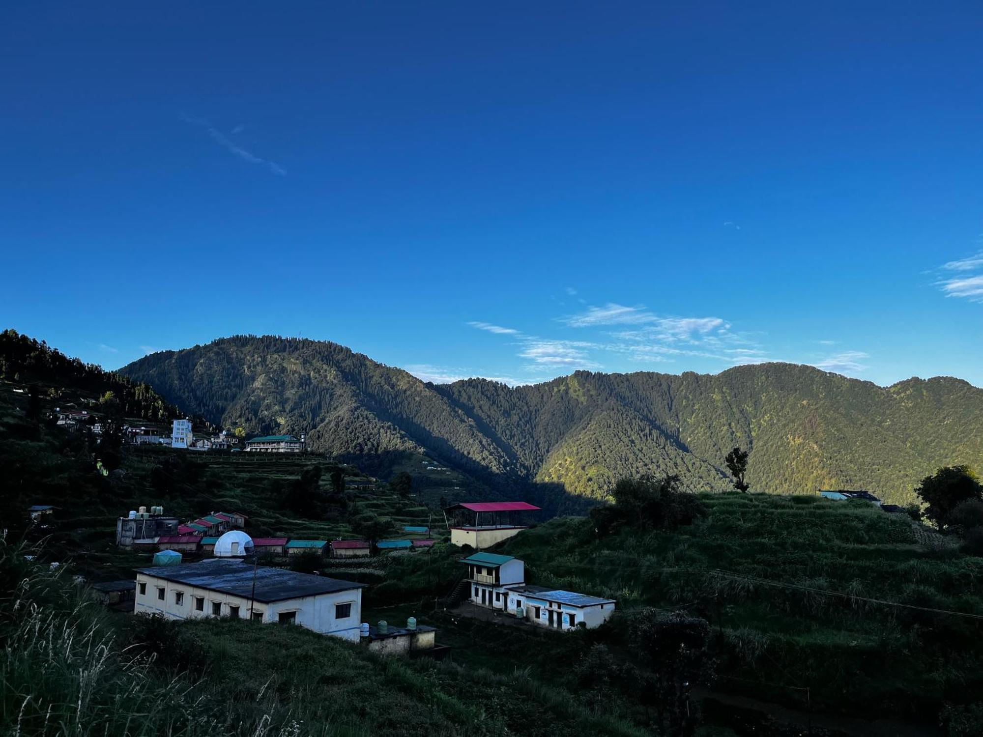 Himalayan Hill Top Resort Kanatal Dış mekan fotoğraf