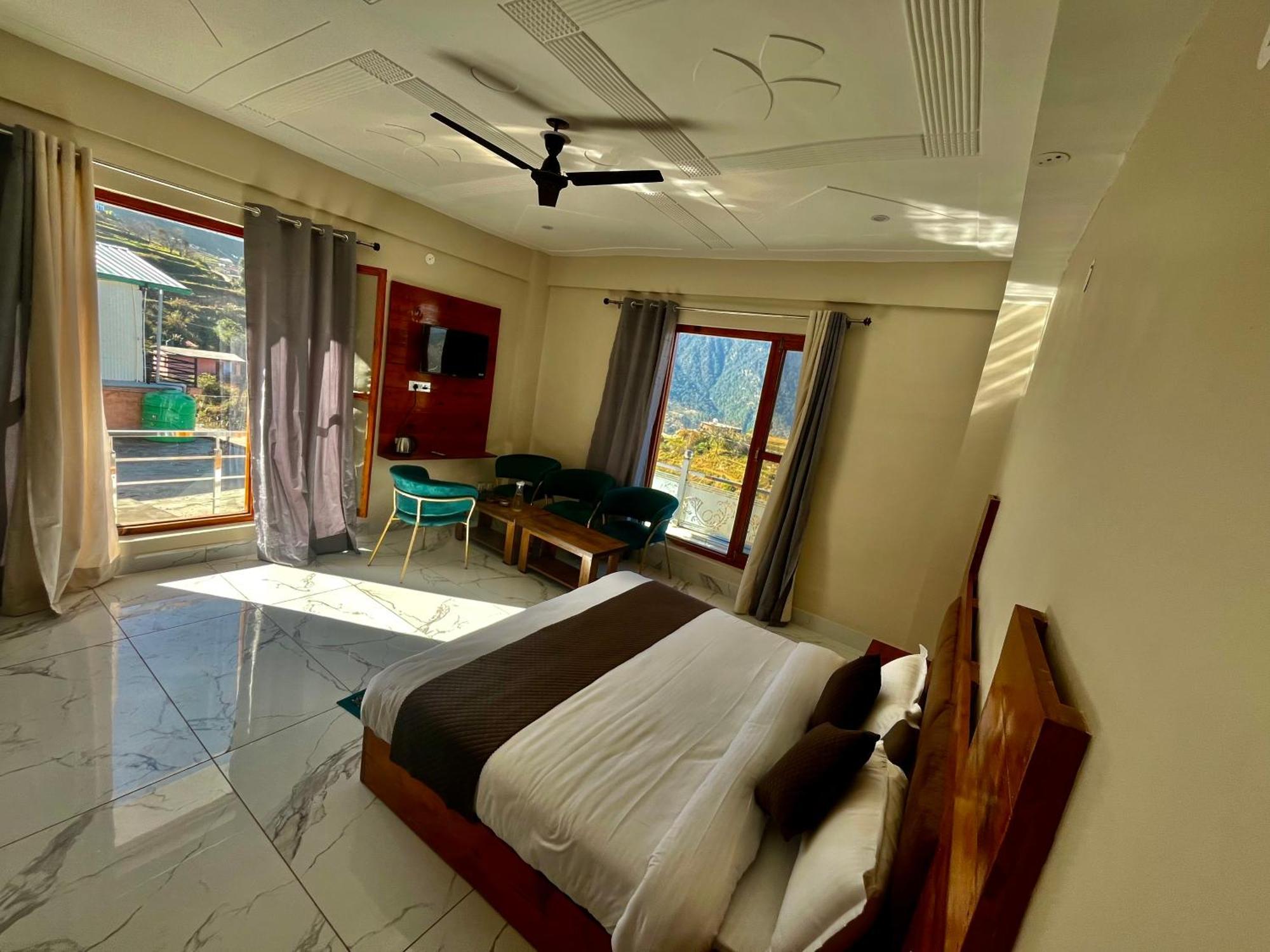 Himalayan Hill Top Resort Kanatal Dış mekan fotoğraf