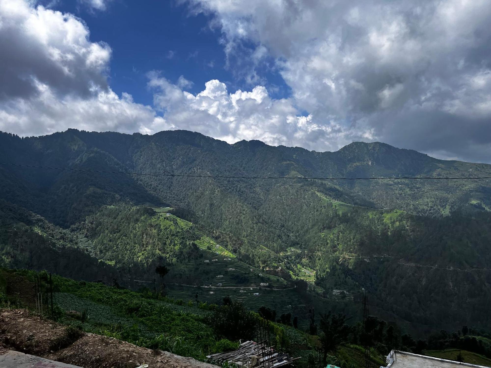 Himalayan Hill Top Resort Kanatal Dış mekan fotoğraf
