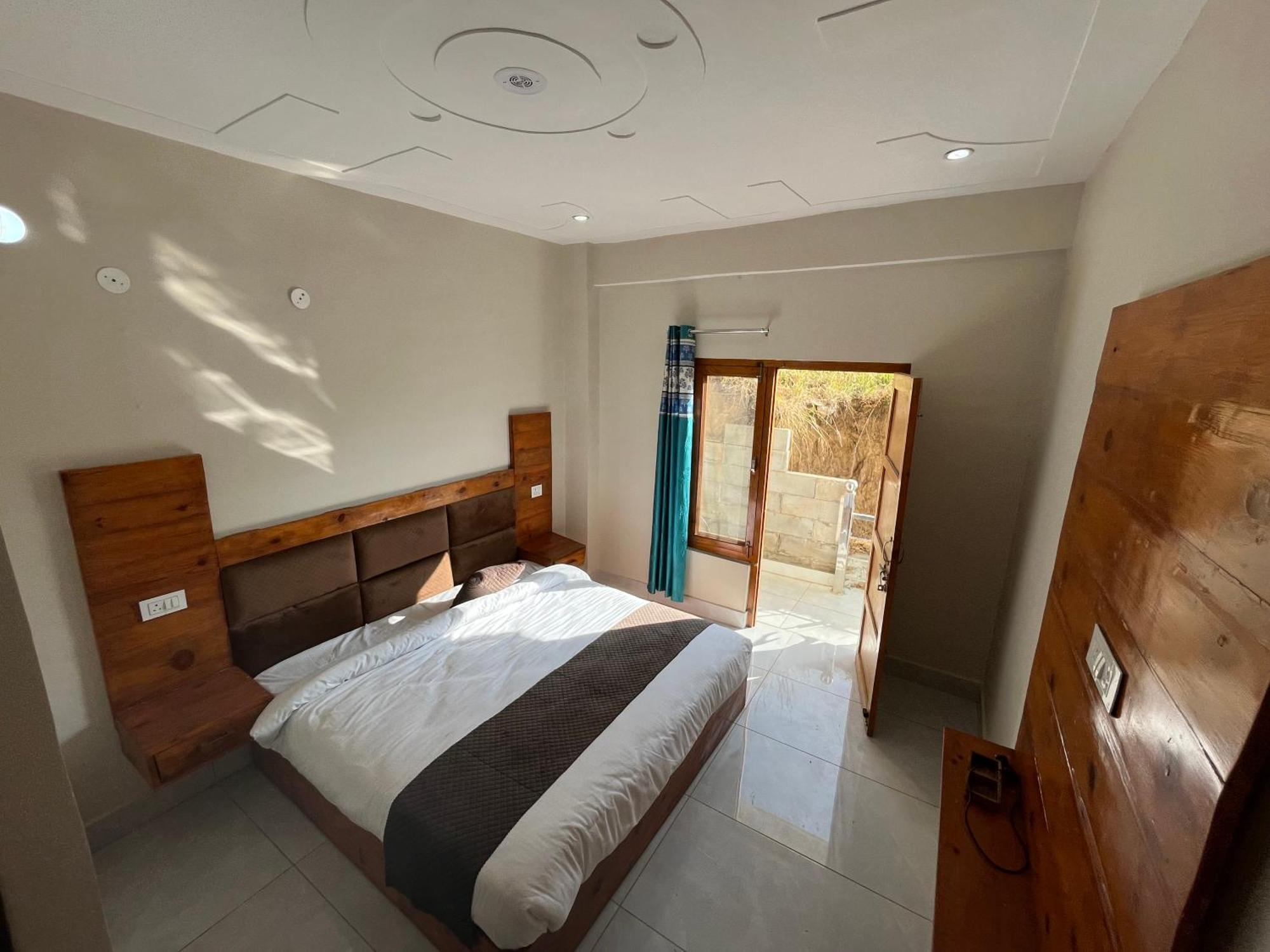 Himalayan Hill Top Resort Kanatal Dış mekan fotoğraf